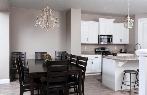 St. George Apartment | Experience the Pride of the Ledges: 4-Star Family Retreat