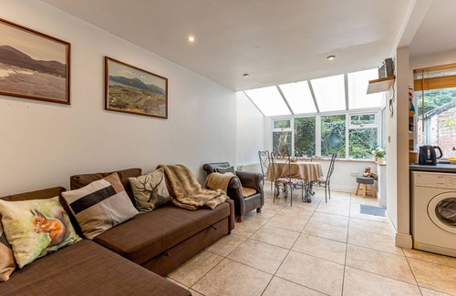 Newcastle Cottage | Relax at Priest Bridge Cottage - Pet Friendly & Oceanfront
