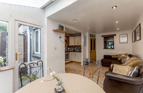 Newcastle Cottage | Relax at Priest Bridge Cottage - Pet Friendly & Oceanfront