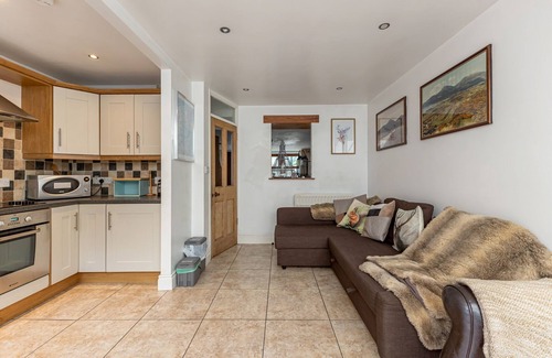 Newcastle Cottage | Relax at Priest Bridge Cottage - Pet Friendly & Oceanfront