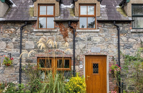 Newcastle Cottage | Pet-Friendly Priest Bridge Cottage with Pool and Breakfast