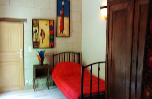 Courchamps Apartment | Kid-Friendly Getaway at Prieure Le Compostelle Gite