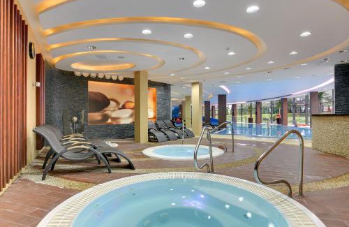 Jastrzebia Gora Resort | Elegant Primavera Jastrzębia Góra: Pet-Friendly Escape