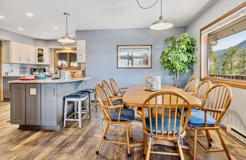 Windcliff Estates House | Experience Primavista at Windcliff: 4-Star Family Retreat