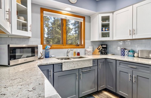 Windcliff Estates House | Experience Primavista at Windcliff: 4-Star Family Retreat
