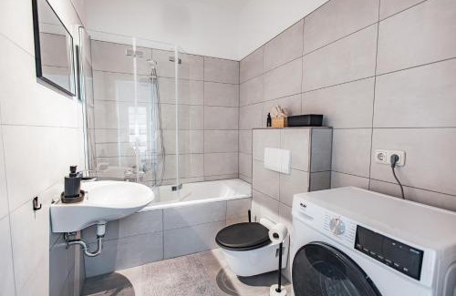 Plagwitz Apartment | Prime Riverside Retreat: Family & Pet Friendly Getaway