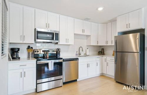 Chestnut Apartment | Prime ATX Location Near Cafes, Dining & Family-Friendly Amenities