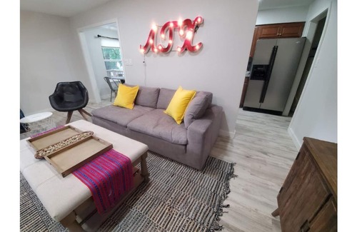 Parker Lane House | Prime Central Austin Retreat: Family-Friendly & Inviting