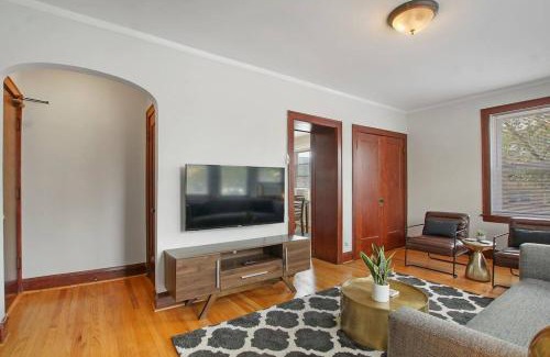 Old Irving Park Apartment | Family-Friendly Apartments in Chicago, IL - 4-Star Stay