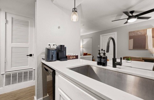 Wooten Apartment | Prime Crestview Suite! Cozy Beds & Free Laundry!