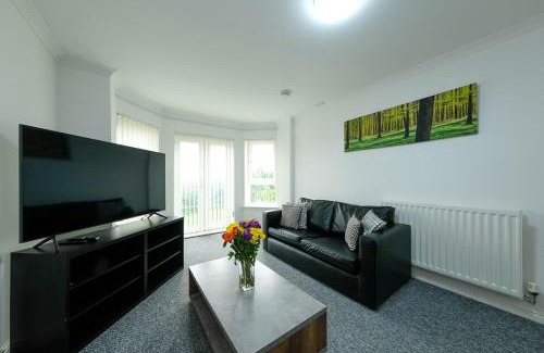 Duloch Apartment | Guest Favorite: Pure Apartments 2 Bed in Dunfermline