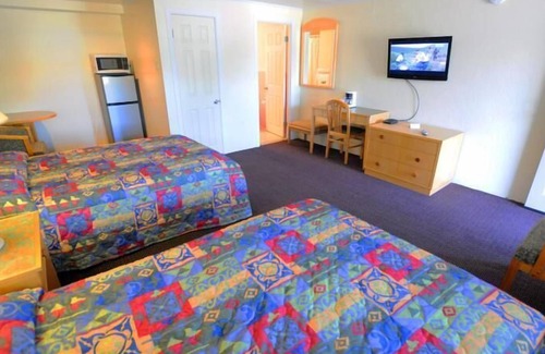 Rio Grande Hotel | Convenient Stay at Prime Inn with Family-Friendly Amenities