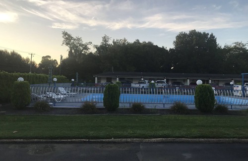 Rio Grande Hotel | Convenient Stay at Prime Inn with Family-Friendly Amenities