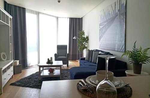 Bahcelievler Apartment | Discover Prime Istanbul: 4-Star Bliss with Oceanfront Views