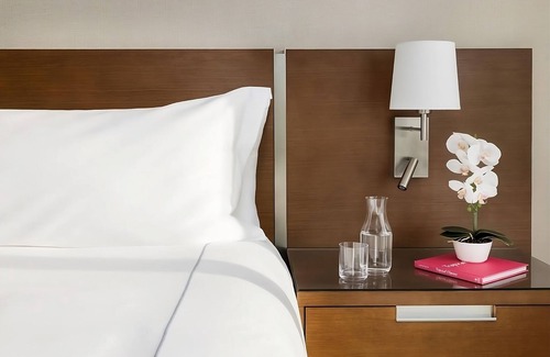 Bay Harbor Islands Hotel | Convenient Hotel Near Miami-Opa Locka Airport & Pool