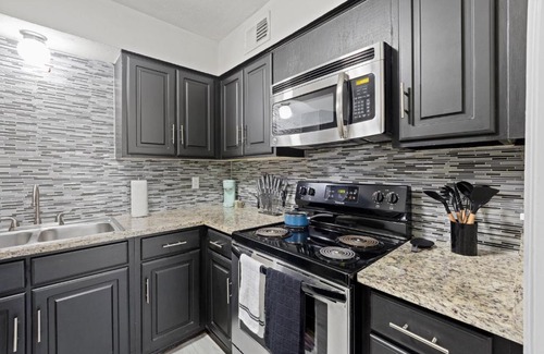 Lake Highlands Apartment | Convenient King Bed Apartment Near Dallas Hospitals & Highways