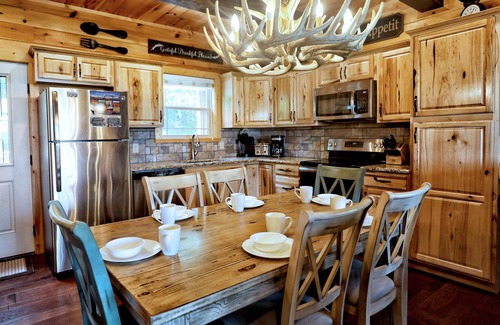Gatlinburg - Pigeon Forge Cabin | Prime Location Cabin with Views, Game Room & Fire Pit