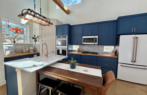 Austin House | Prime Location - 2 Bed, 2 Bath, Sleeps 6, Hot Tub, Austin, Dripping Springs