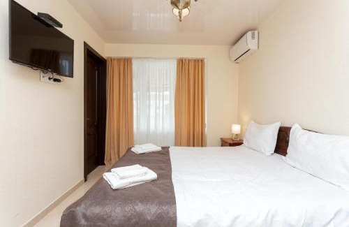 Avlabari Apartment | Elegant Three Bedroom Apartment in Old Tbilisi with Hot Tub