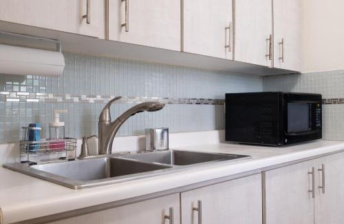 Santurce Apartment | Unbeatable Stay at Condado Beach with Child-Friendly Perks
