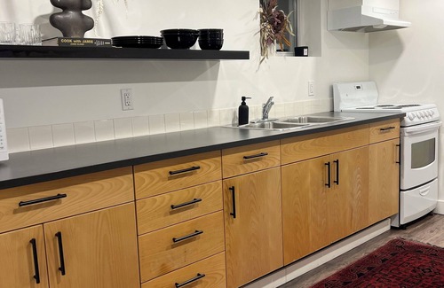 Bickford Park House | Prime Location City Suite Near Attractions in Little Italy