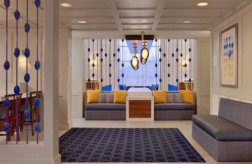 The Galleria Hotel | Convenient Stay with Pool, Free Parking Near Rienzi Mansion
