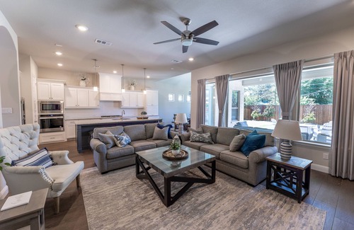 Arlington House | Ideal Getaway with Game Room, Hot Tub & 10/10 Rating