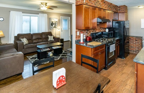St. Paul House | Prime Location with Game Room and Family-Friendly Amenities