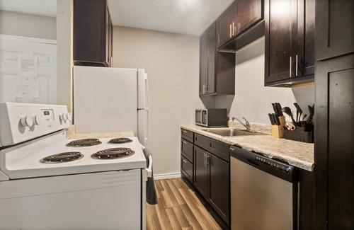 Central Arlington Apartment | Convenient Stay Near AT&T Stadium with Spa & Breakfast