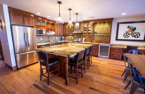 Deer Valley Condo | Prime Location with Hot Tub & Spa - Guest Rated 10/10!