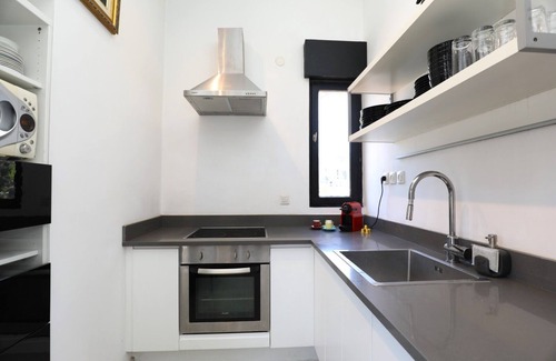 Tel Aviv Apartment | Prime Location with Ocean View - 10/10 Guest Rated Stay
