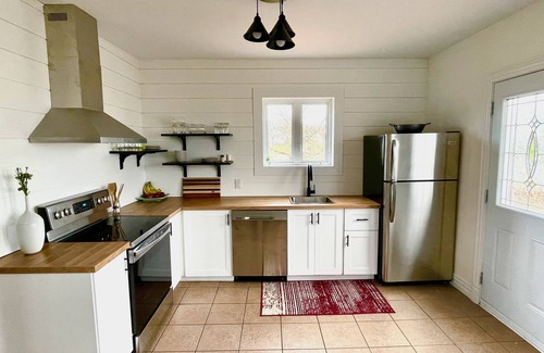 Shediac House | Prime Waterfront 4-Bedroom Home Near Downtown - Rated 9.2