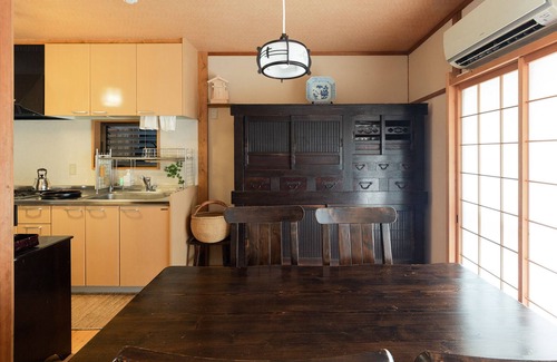 Sannenzaka Ninenzaka House | Prime Location: Authentic Japanese Home with Spa & Breakfast