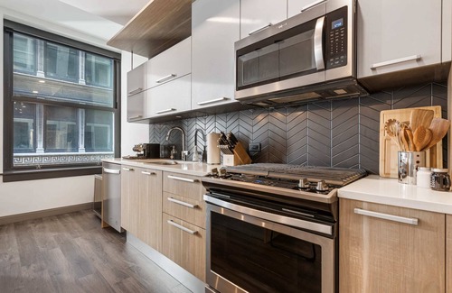 Downtown Chicago Apartment | Relaxing Retreat for Up to 20 at Cloud9, Millenium Park