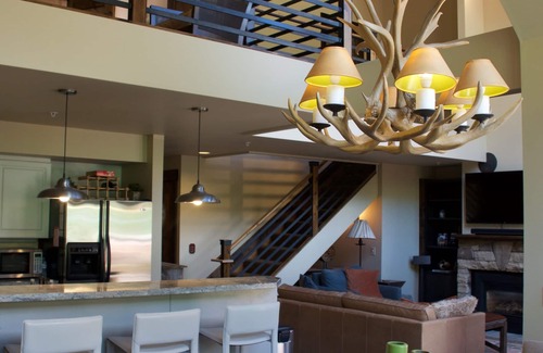 Mountain Village Condo | Prime Ski In/Ski Out Townhouse with Hot Tub & Spa Amenities