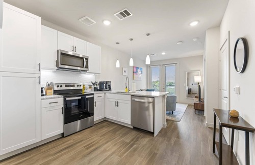 Windsor Park Apartment | Inviting 1BR King Suite Near Downtown with Great Amenities