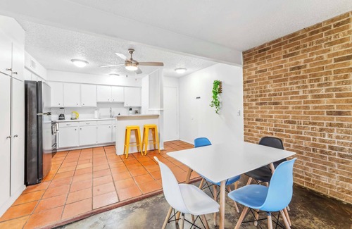 Zilker Apartment | Stylish SoLa 1BR King Suite with Convenient Parking