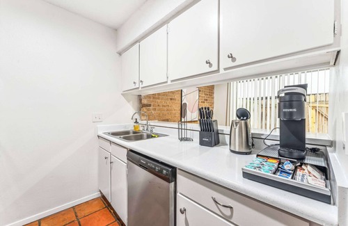 Windsor Park Apartment | Bright 1BR Suite Near DT & UT with Kitchen and Gym Access