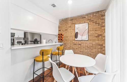 Windsor Park Apartment | Chic 1BR Suite Near Downtown with Gym and Kitchen Amenities