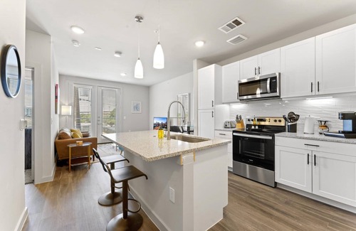 Windsor Park Apartment | Cozy 1BR Suite Near Downtown with Pool and Gym Access