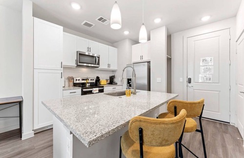 Windsor Park Apartment | Cozy 1BR Suite Near Downtown with Pool and Gym Access