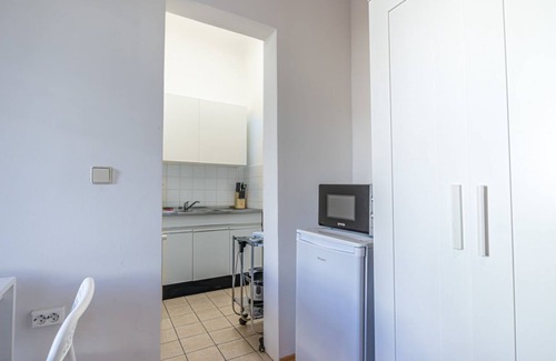 Ottakring Apartment | Convenient Studio Retreat with Family-Friendly Amenities