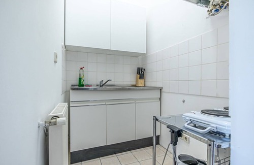 Ottakring Apartment | Convenient Studio Retreat with Family-Friendly Amenities