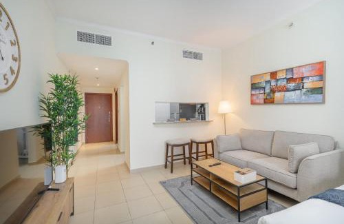 Jumeirah Lake Towers Apartment | Prime Studio in Jumeirah Bay X1 in JLT - Sleeps 2