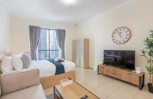 Jumeirah Lake Towers Apartment | Prime Studio in Jumeirah Bay X1 in JLT - Sleeps 2