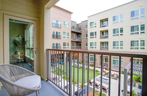 Jefferson Manor Apartment | Prime Location Apartment in Alexandria with Pool Access