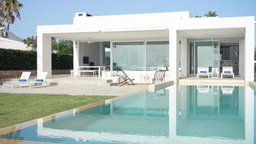 Cap d'en Font Villa | Oceanfront Luxury Retreat with Yacht Access at Estancia