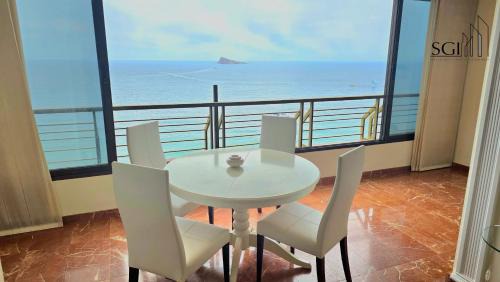 Benidorm Apartment | Beachfront Retreat with Pool & Ocean Views - Top Rated