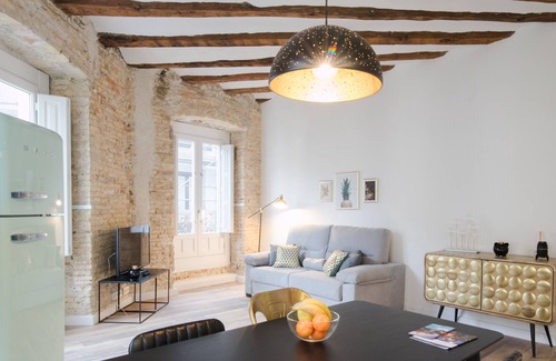 Zaragoza Old Town Apartment | Comfortable Stay at Primero C - Apartamentos Almada