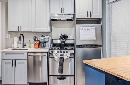 North End Apartment | Charming Primo North End Studio for Family Getaways
